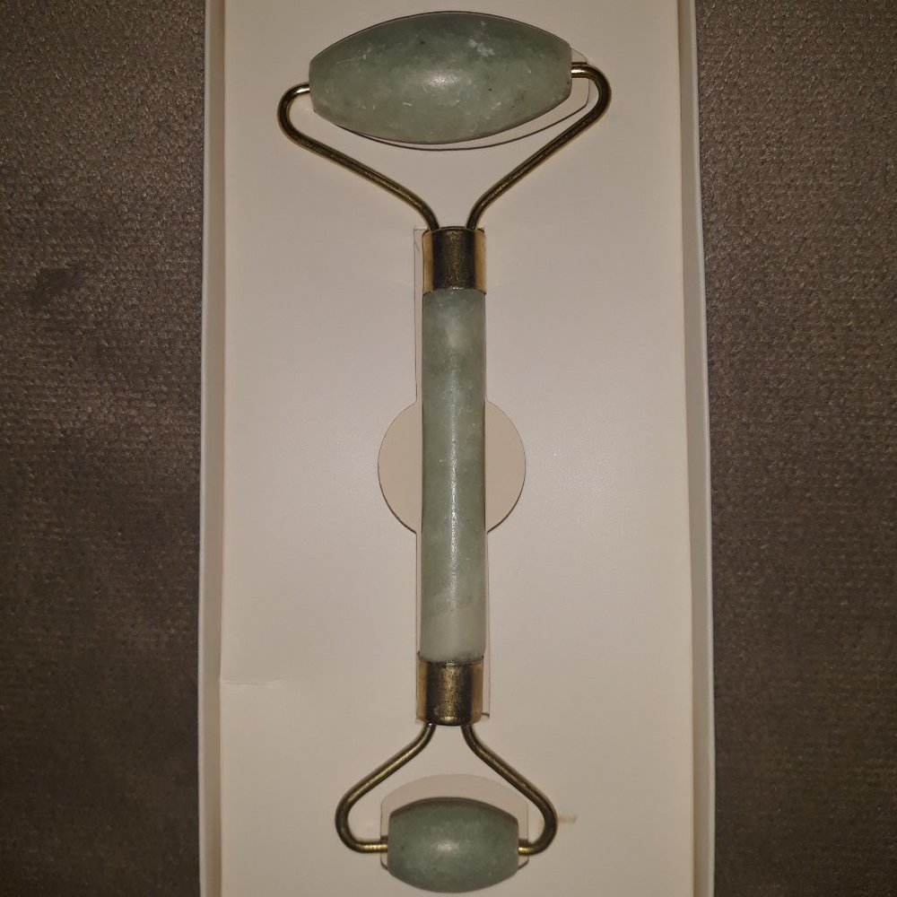 Sherrie Matthews Jade Roller